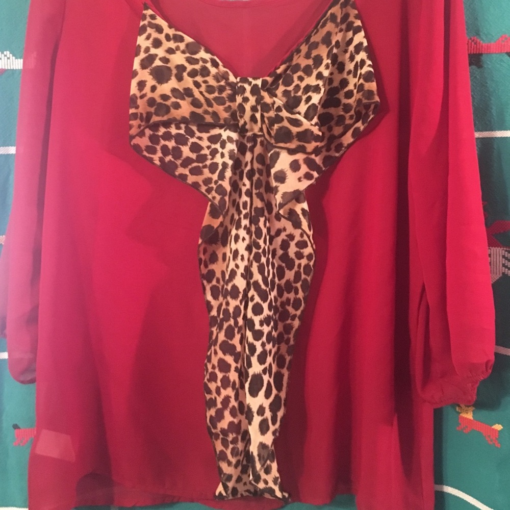 XL red & cheetah three quarter sleeve bow top